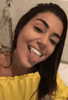 vivian-amorim-tongue-out.gif
